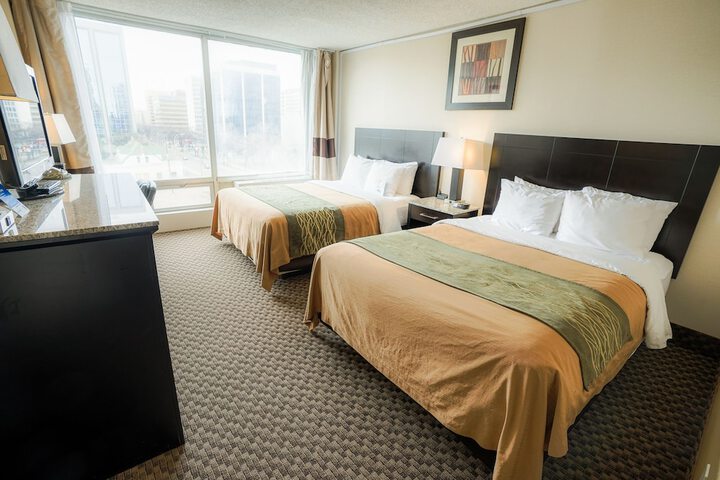 Room 30 of 43