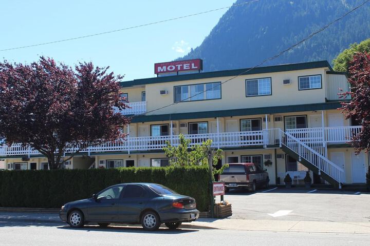 Hotel 4 of 70