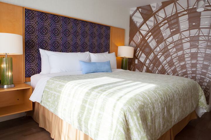 Best Western Premier Toronto Airport Carlingview Hotel