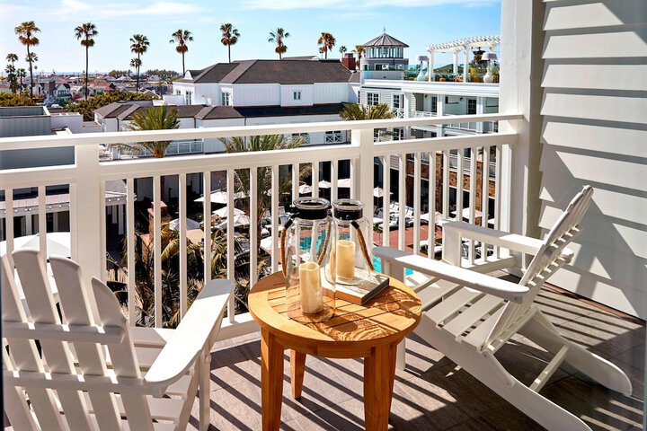 Lido House Autograph Collection