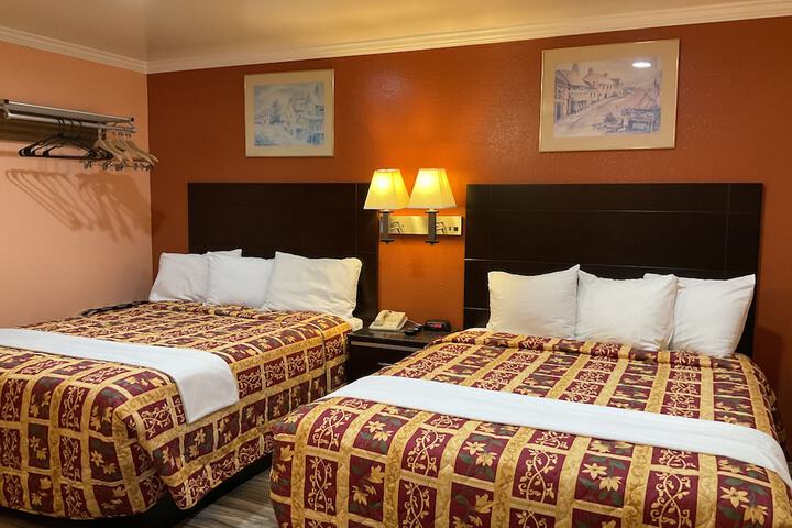 Room 22 of 44