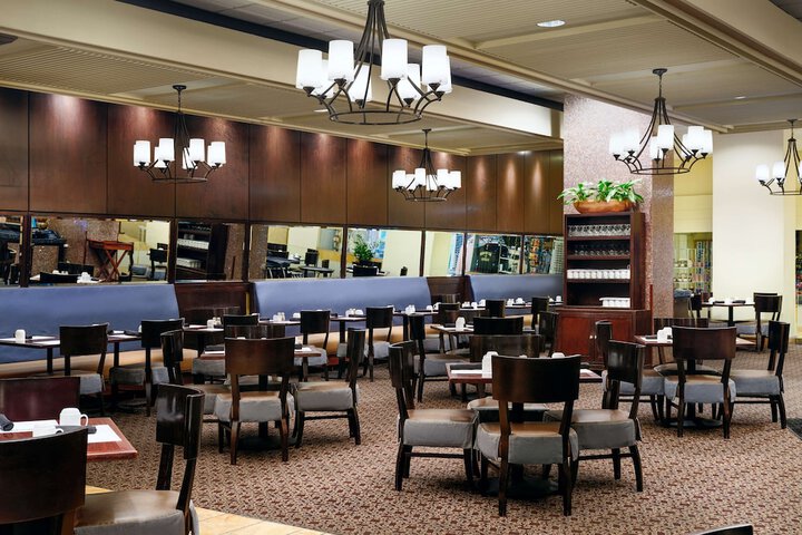 Dining 75 of 94