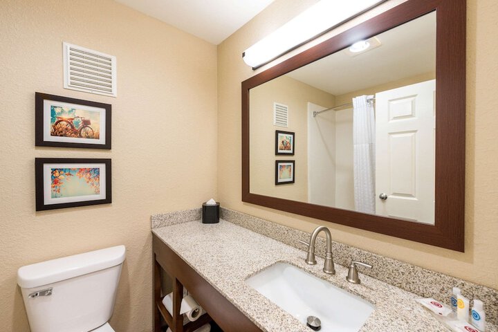 Room 10 of 31