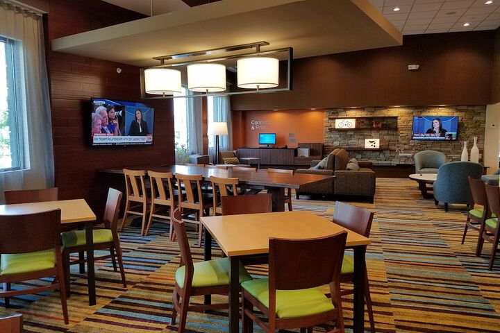 Fairfield Inn & Suites Springfield Holyoke