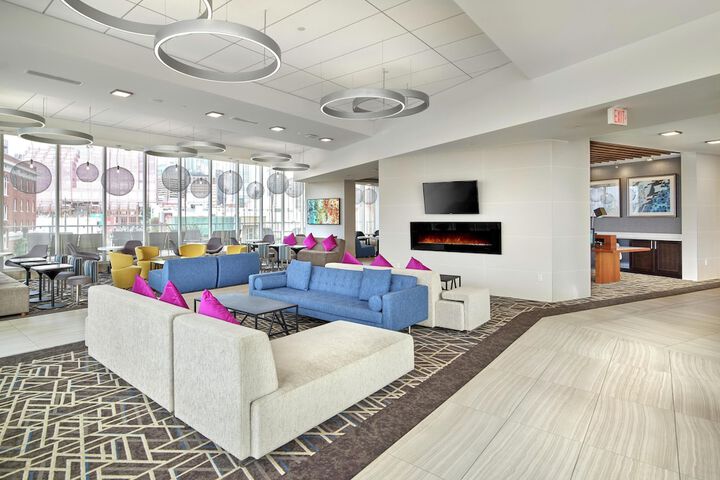 DoubleTree by Hilton Edmonton Downtown