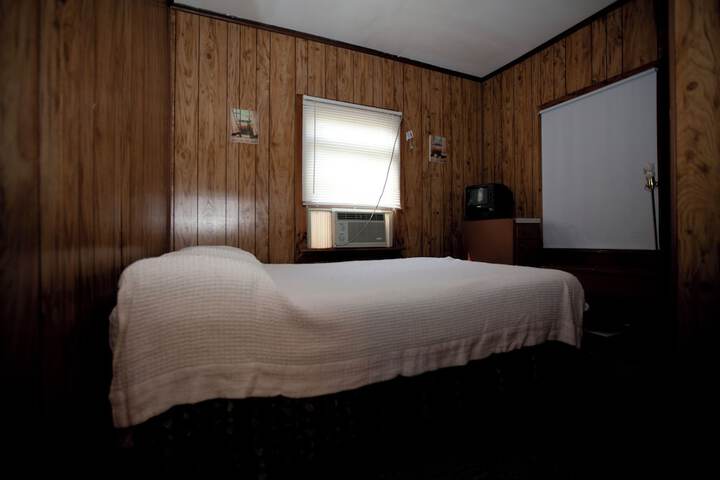 Room 28 of 49