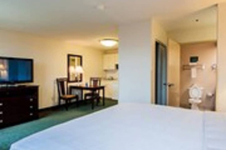 Room 15 of 36