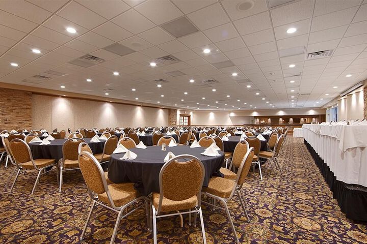 Crossroads Hotel and Event Center