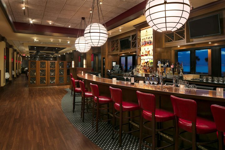 Lounge 118 of 134