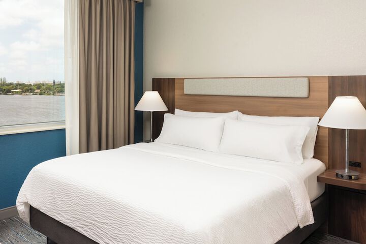Holiday Inn Express Miami Airport Blue Lagoon Area by IHG