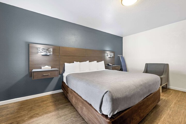 Room 12 of 46