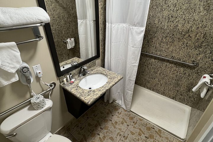 Room 13 of 27