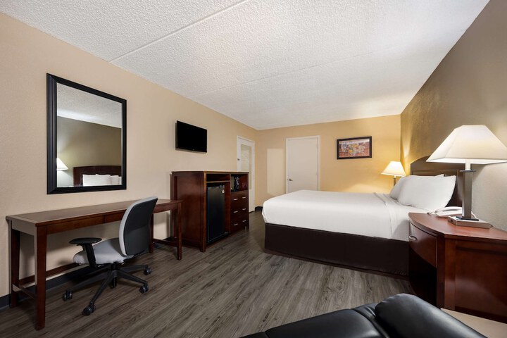 Room 44 of 49