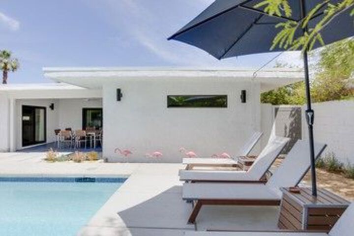 3Br 2BA Modern Luxury House by RedAwning