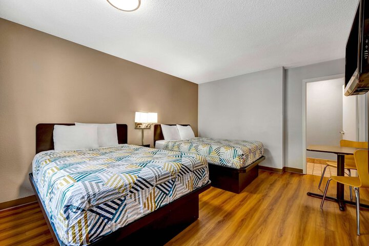 Room 35 of 37