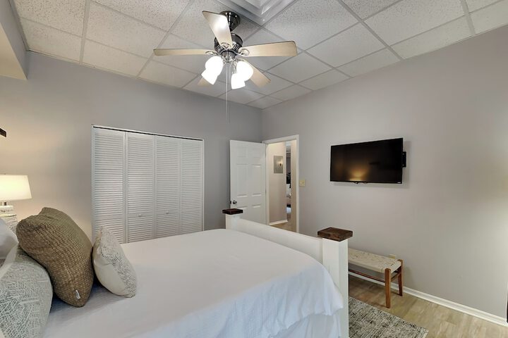 Room 37 of 104