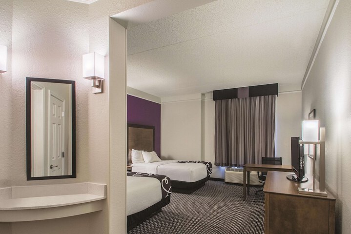 Room 42 of 65