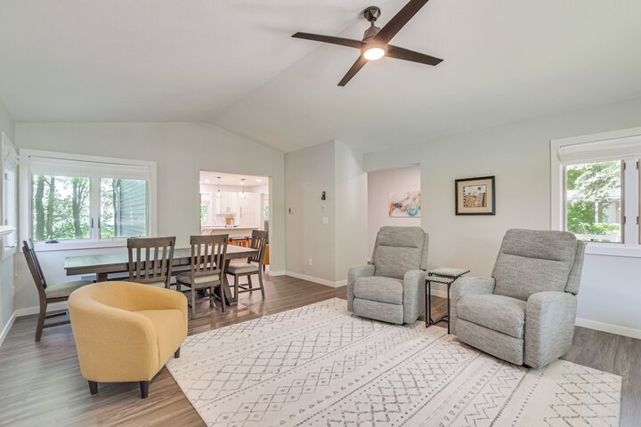 Spacious Detroit Lakes Home w / Private Deck!