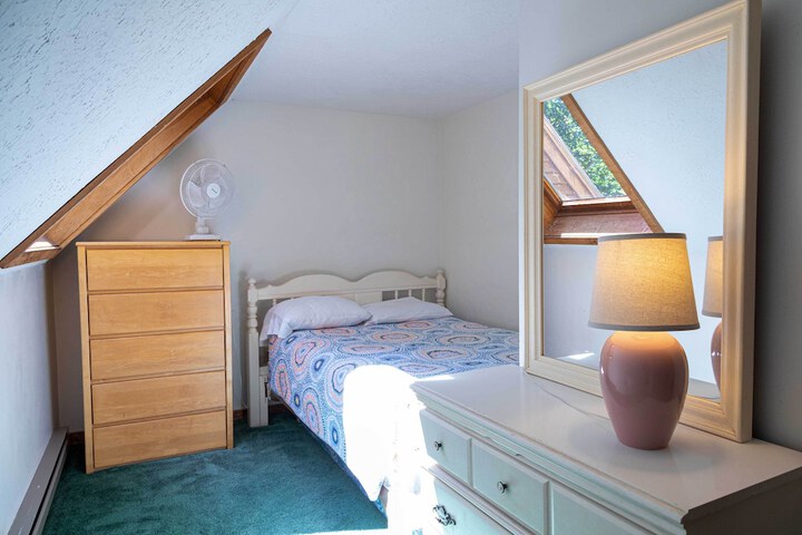 Cozy Bartlett Townhome 3 Mi to Attitash Mountain