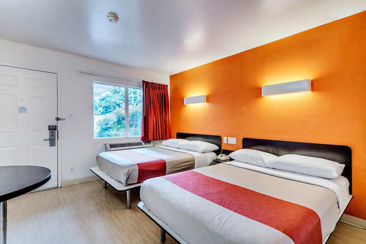 Room 11 of 21