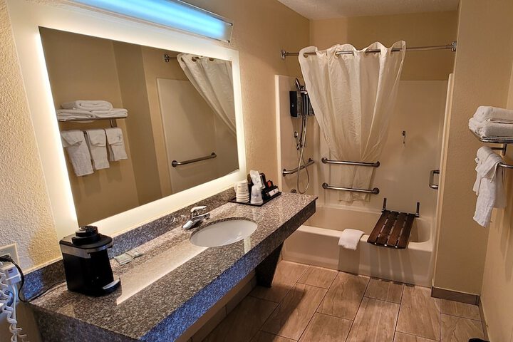 Room 30 of 44