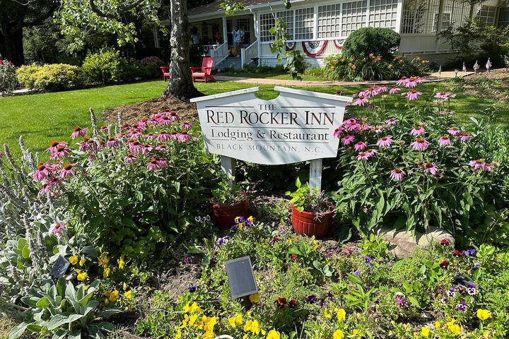 Red Rocker Inn