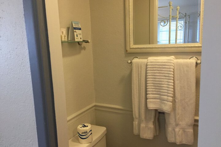 Room 33 of 162