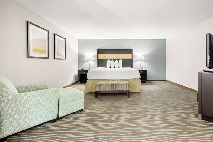 Room 22 of 33