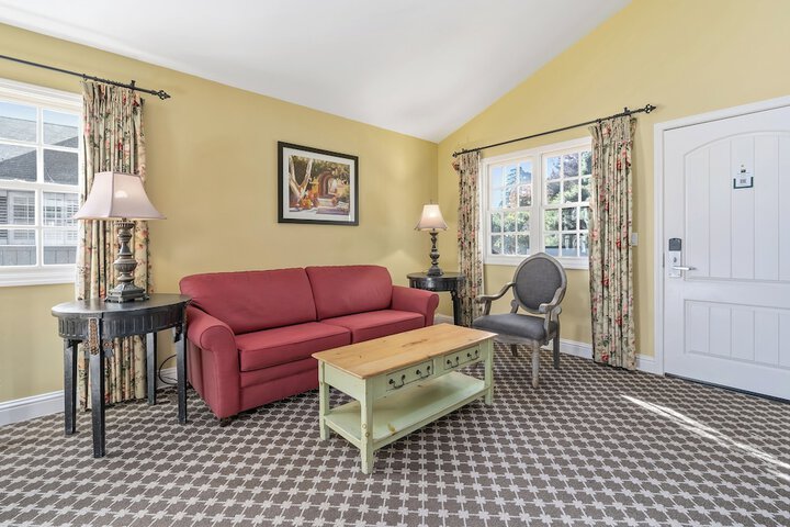 Cambria Pines Lodge