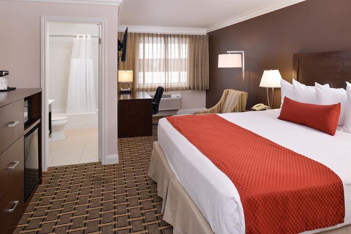 Room 10 of 37