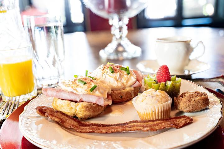Breakfast/Coffee Service 129 of 145
