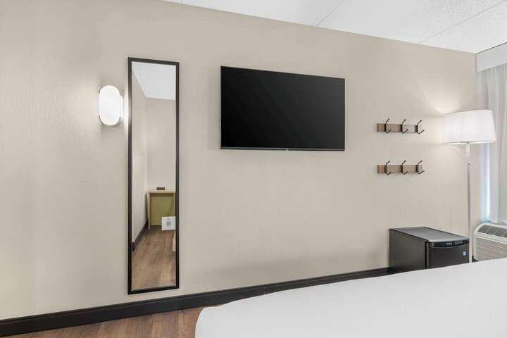 Room 18 of 34