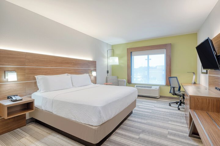 Room 32 of 46