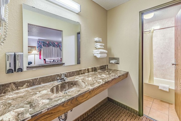 Room 15 of 29