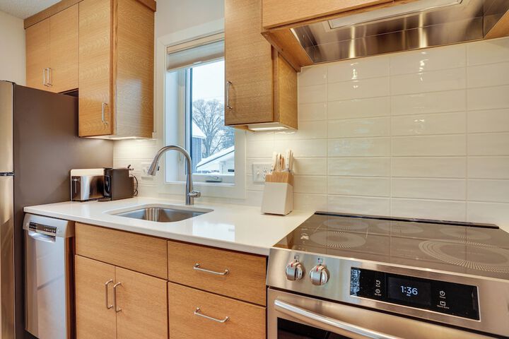 1 Mi to Carleton College: Wfh-friendly Apartment