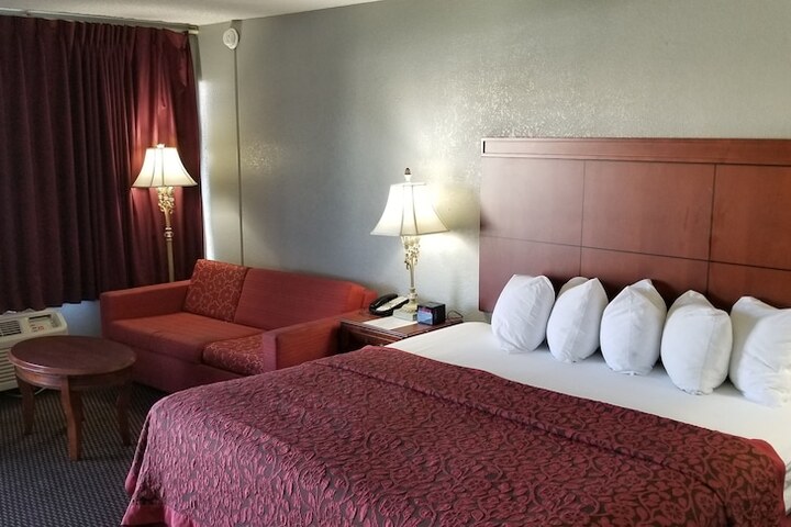 Room 18 of 51
