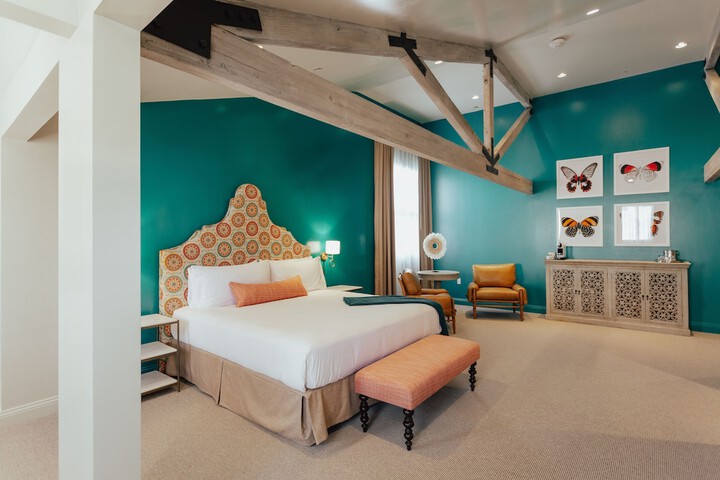 Room 44 of 61