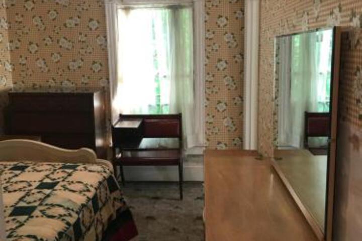 Kaaterskill House