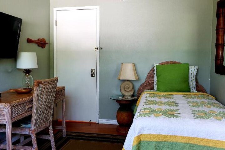 OLD LAHAINA HOUSE