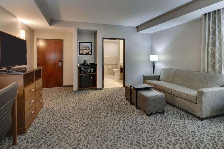 Room 25 of 59