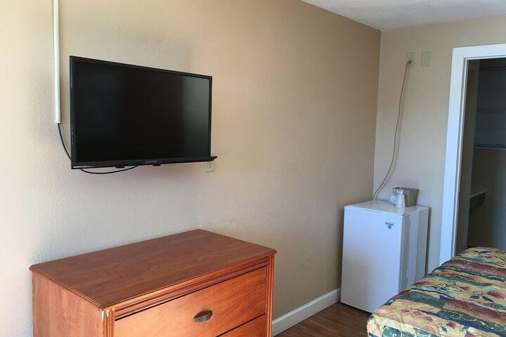 Room 6 of 14