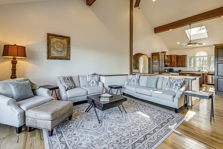Water Views! Group-friendly Lake Glenville Home