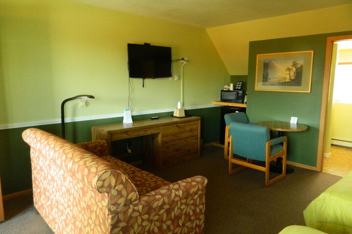 Room 32 of 89
