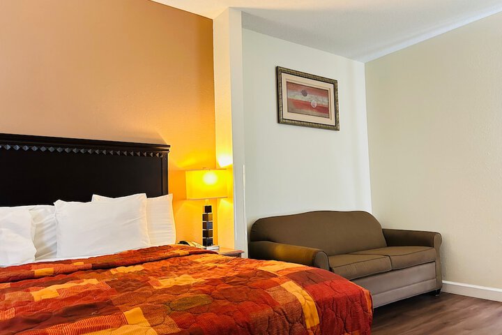 Room 12 of 15