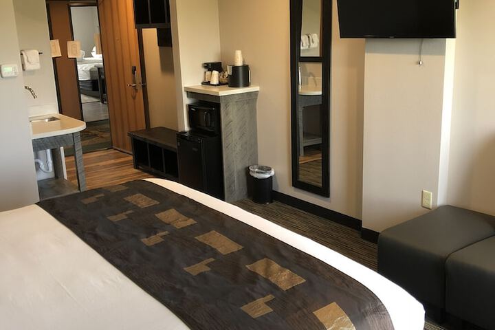 Room 44 of 61