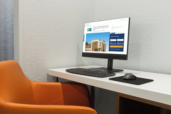 Holiday Inn Express & Suites Fort Lauderdale Airport South by IHG