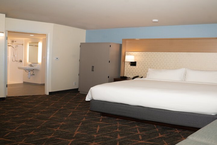 Room 36 of 97