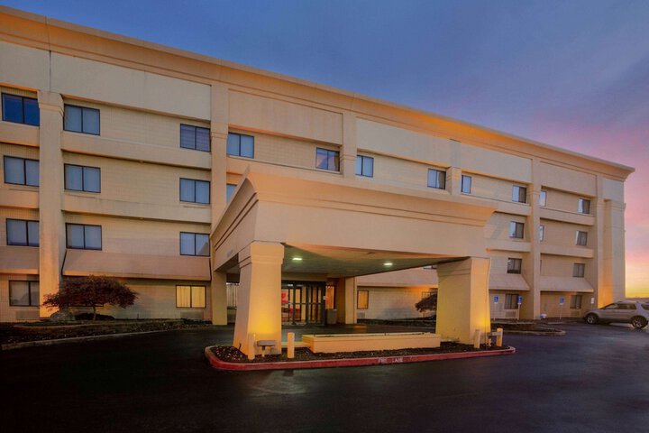 Hotel 2 of 30