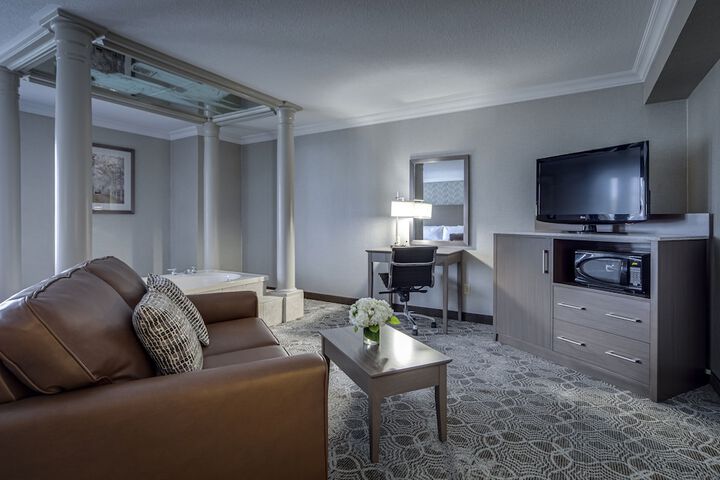 Room 32 of 60