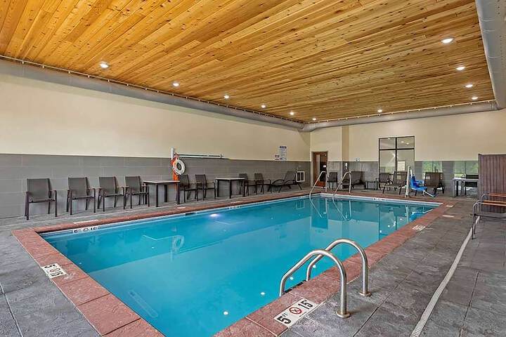 La Quinta Inn & Suites by Wyndham Coralville Iowa City